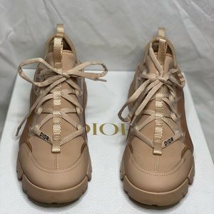 Dior D-connect sneaker in nude